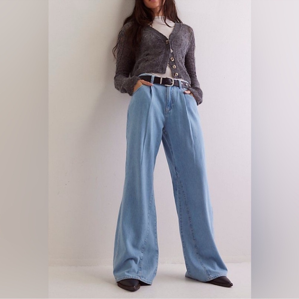 NWT Free People We the Free Sheridan Trouser Flare Jeans - Coventry Blue - 30 - Picture 1 of 11